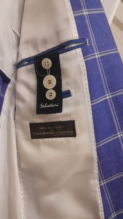 Продаются мужские пиджаки