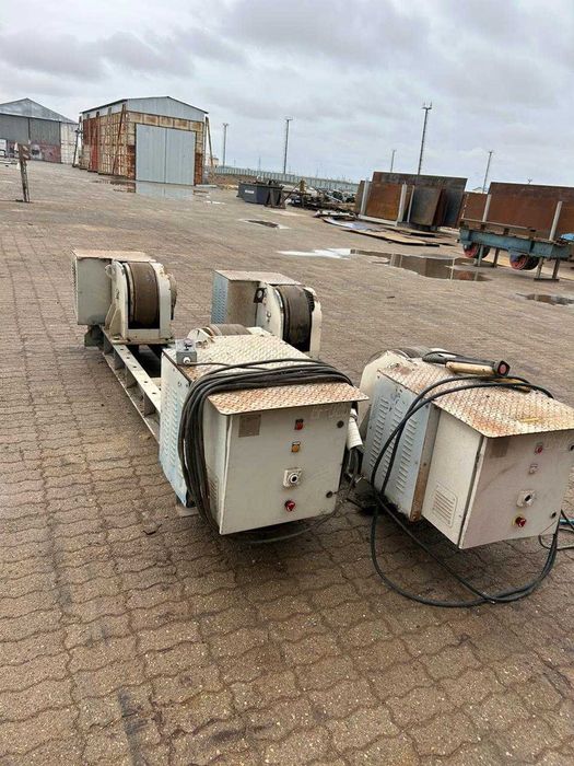 Переставной сварочный роликовый вращатель