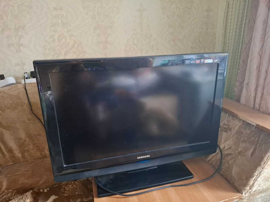 Продается телевизор, стиральная машинка, и кресло со столиком