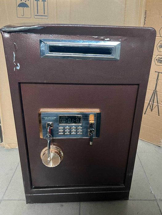 Seif cu fanta pentru documente 70 x 44 x 39 cm, lovit in partea de sus