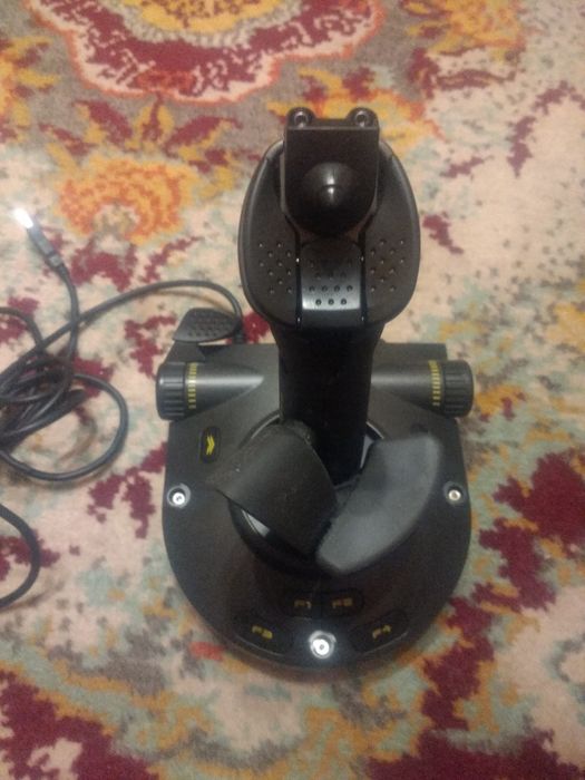 Vând  manetă Saitek CYBORG 3D USB