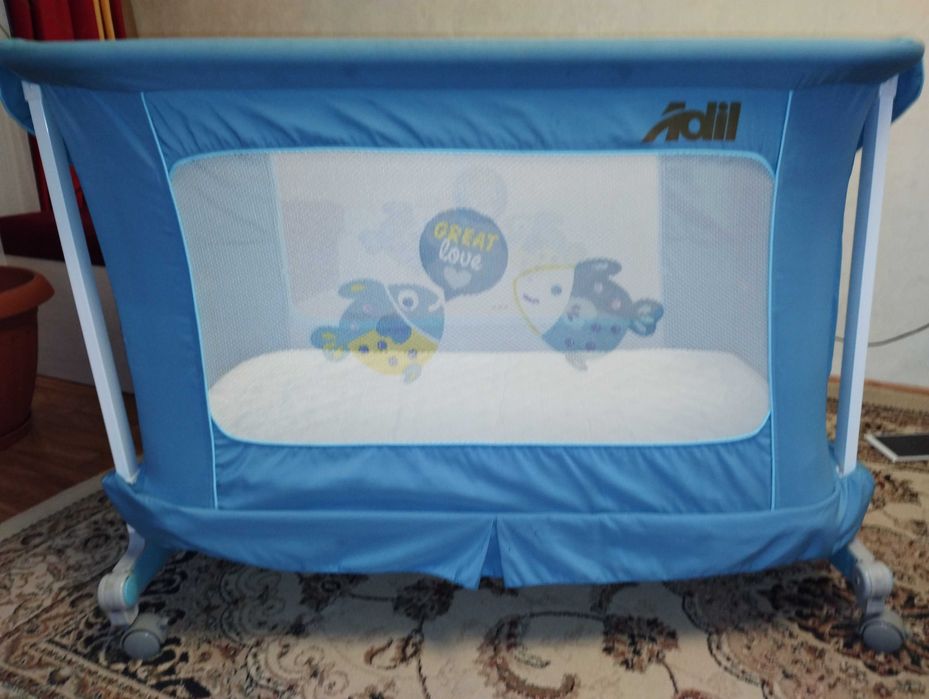 Продам детскую кровать манеж