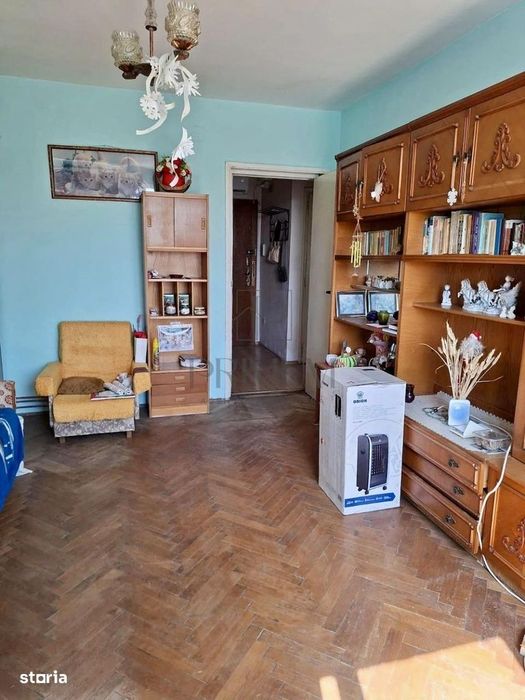 Gheorghe Lazar, apartament 2 camere, decomandat, centrala proprie — fotografia 1