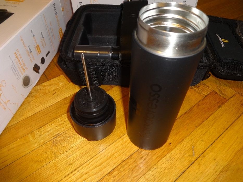 Handpresso, Espresor Manual Portabil, 16 bari + Termos + 4 Cesti. NOU