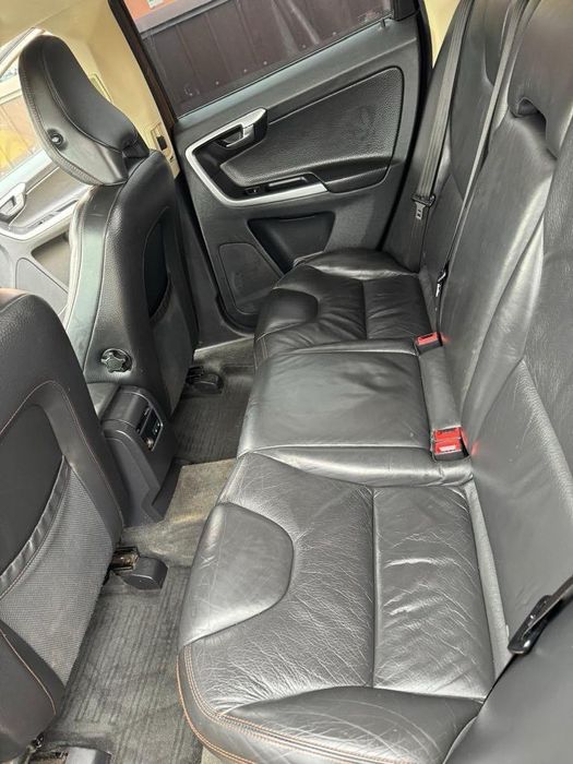 Vând Volvo XC60 2.4 D5 2009 185 4×4