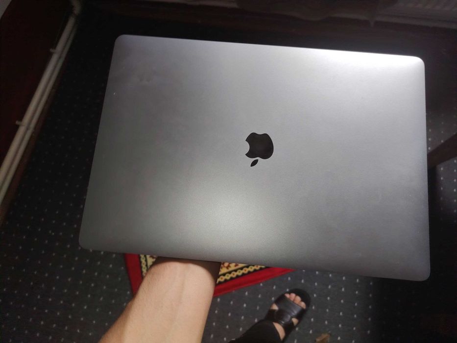MacBook Pro 16-inch (2019 yil).