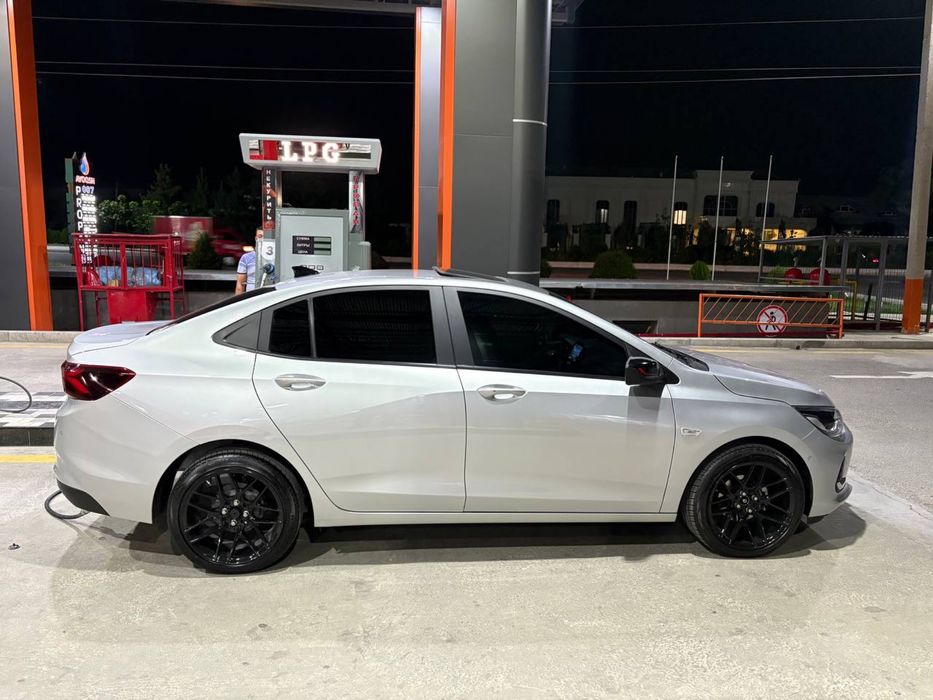 Chevrolet Onix Redline