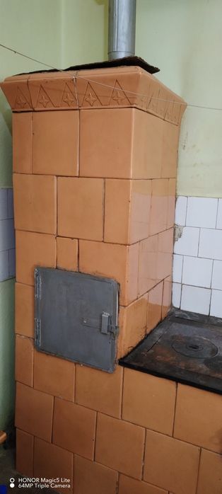 Vând sobă teracotă cu plită