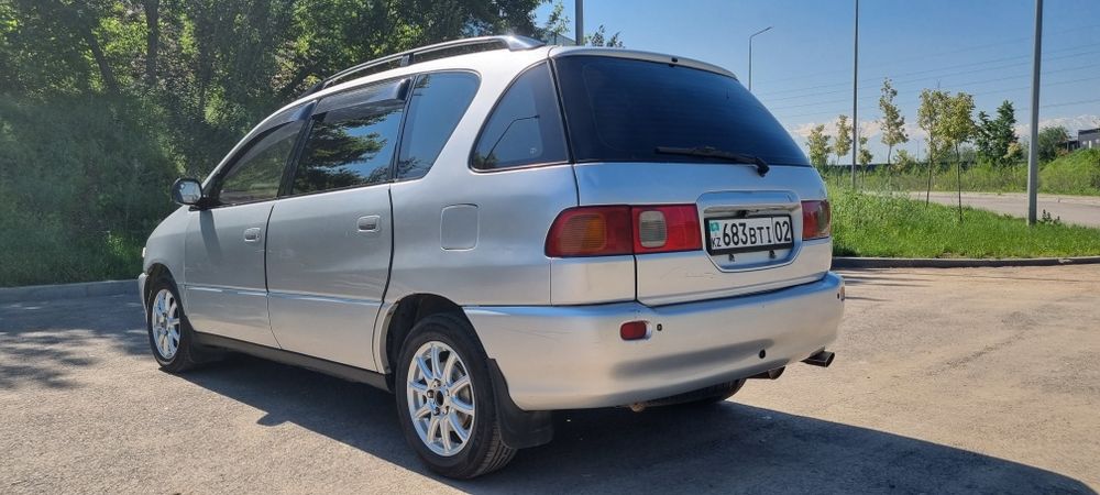 Toyota Ipsum минивэн