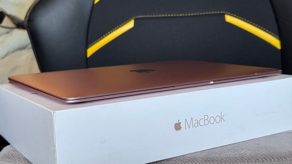 MacBook 12" Retina (Early 2016) Rose Gold | Top Spec: Intel Core m7 1.3GHz | 8GB RAM | 512GB SSD | Cutie completă