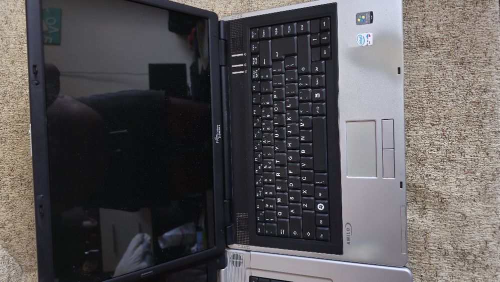 Vând/Schimb 2 laptopuri Fujitsu Siemens