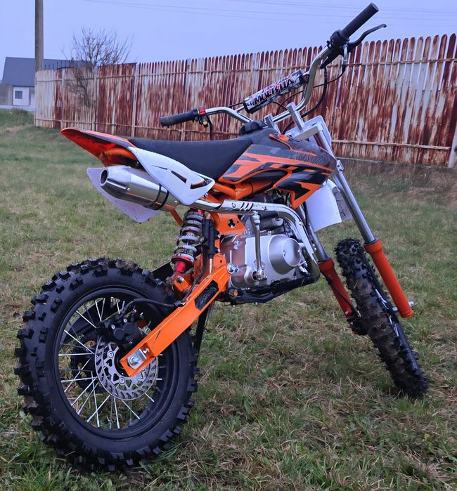 Vând motor de Cross  de 125 cc in 4 timpi  NOU 2026   Germania  699€ fix! ! !