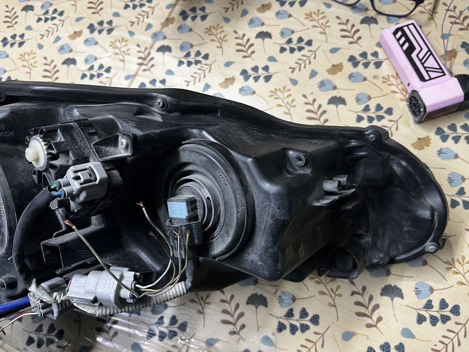 Lexus CT 200h ляв фар