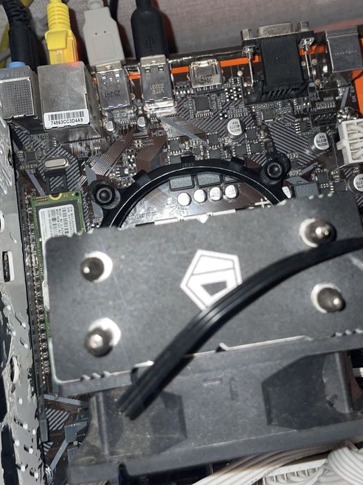 Процессор Intel I5 10400f