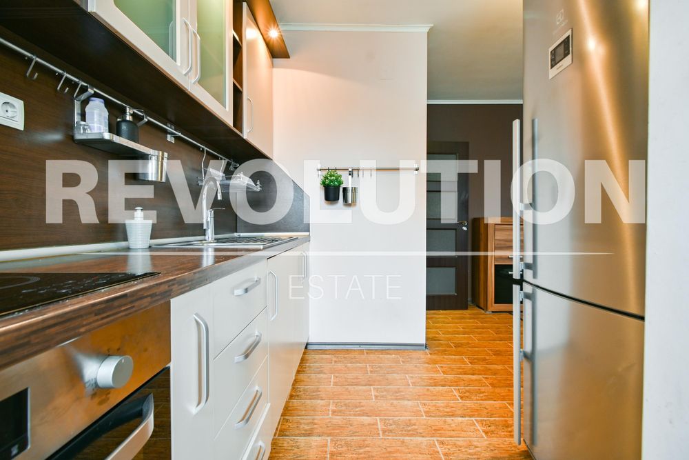 Дава се под наем Тристаен апартамент в София, Витоша - 90 кв.м за 825 € - Снимка #4