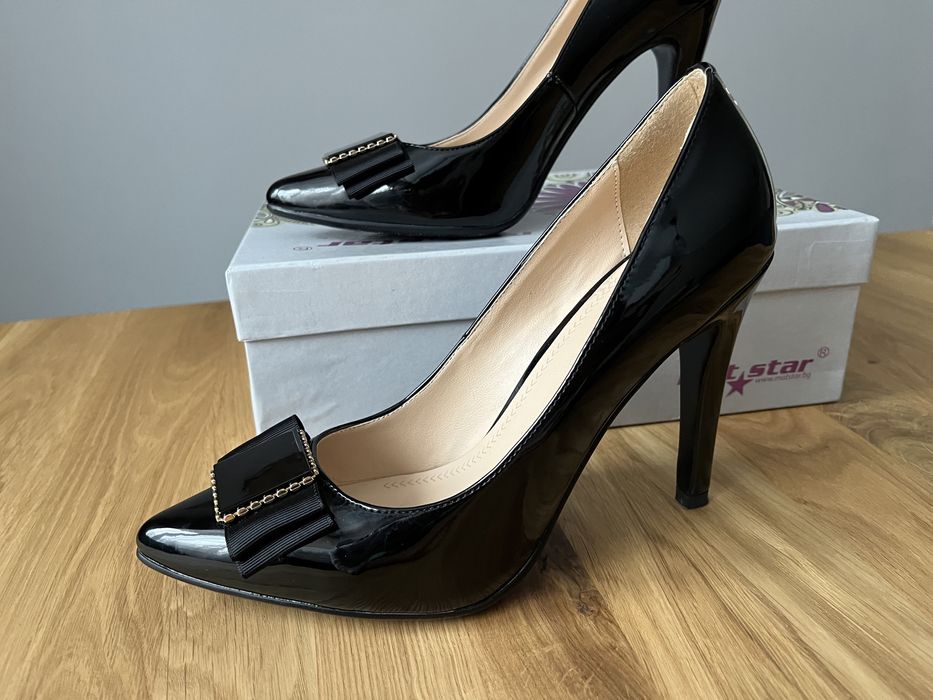 Официални обувки на висок ток