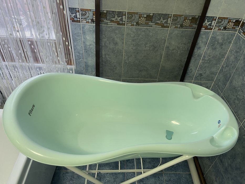 Ванночка для купания с горками