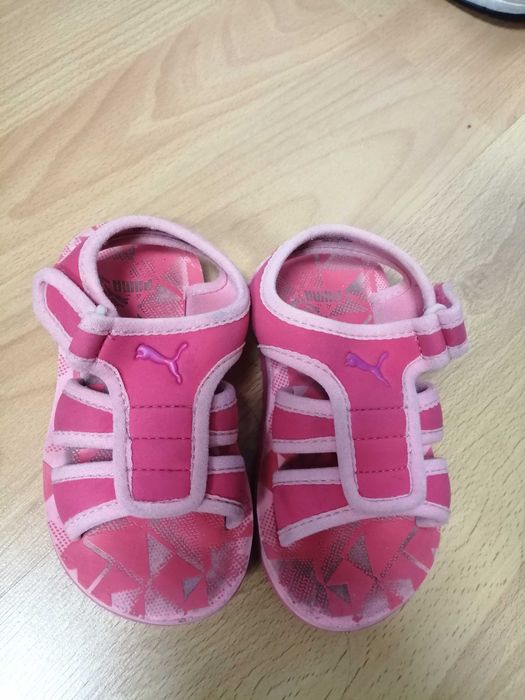 Сандали и кроски