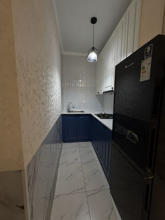 Зудлик билан 50кв 2хона Студияли квартирамиз сотилади адрес:Вокзал