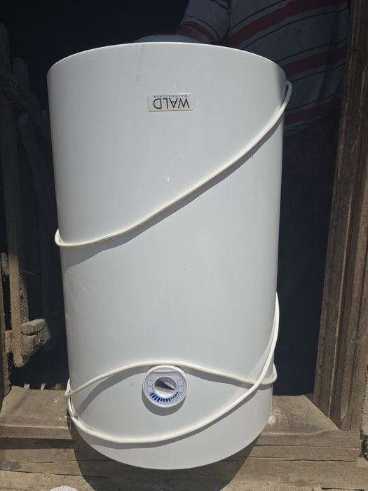 Vand boiler electric aproape nou