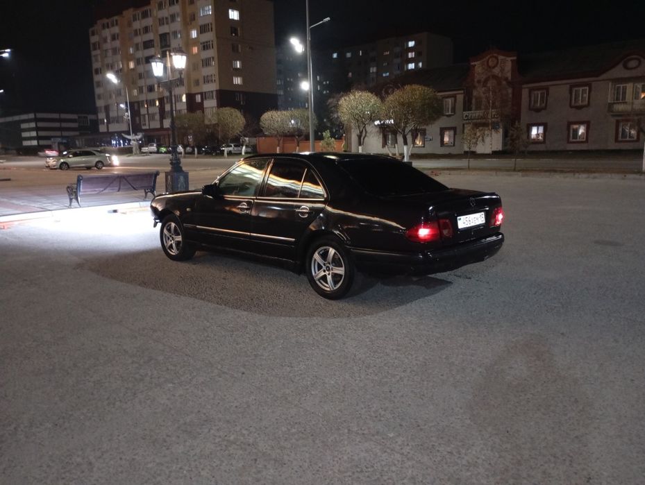 Срочно продам Мерседес 210