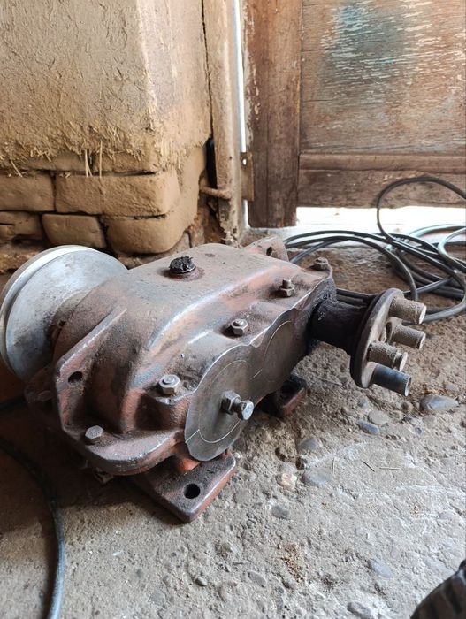 Редуктор сотилади