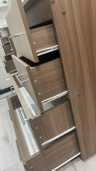 Продам комод с зеркалом