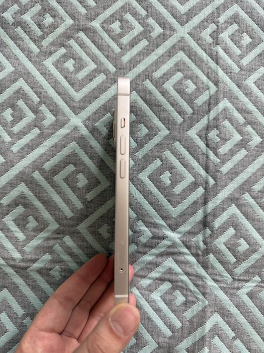 iPhone 13 белый 128Gb Starlight (Белый)