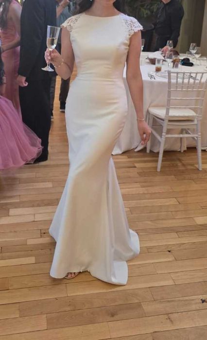 Rochie de mireasa stil sirenă