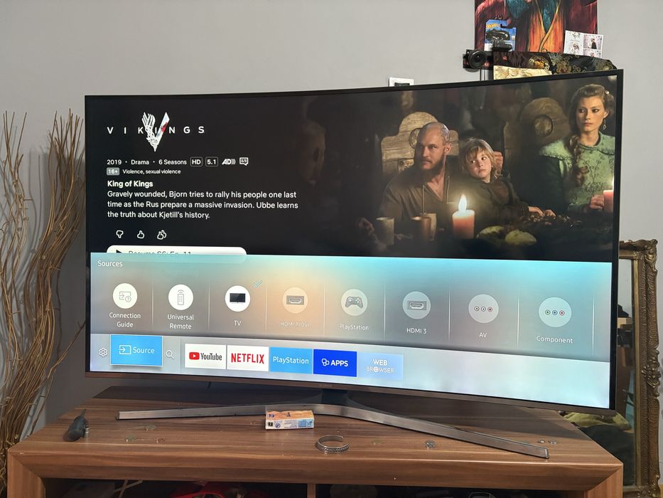 SmartTV Samsung curbat Ultra4k diagonala de 140cm