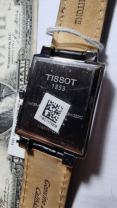 Новый Tissot редкой формы.швецарские.оригинал.