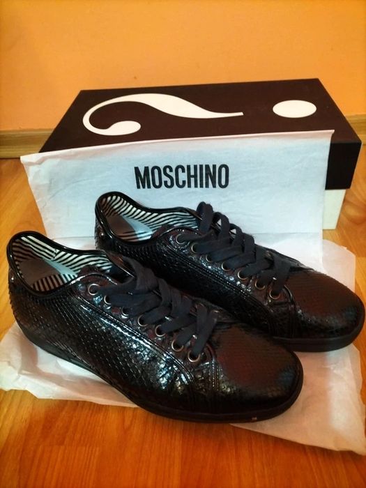 Adidași originali Moschino