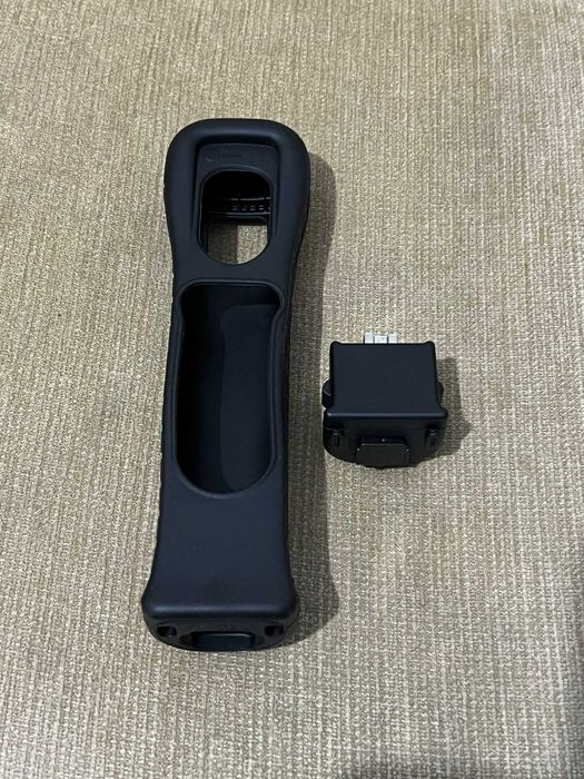 Adaptor Motion Plus Nintendo WII cu husa silicon produs original 100%