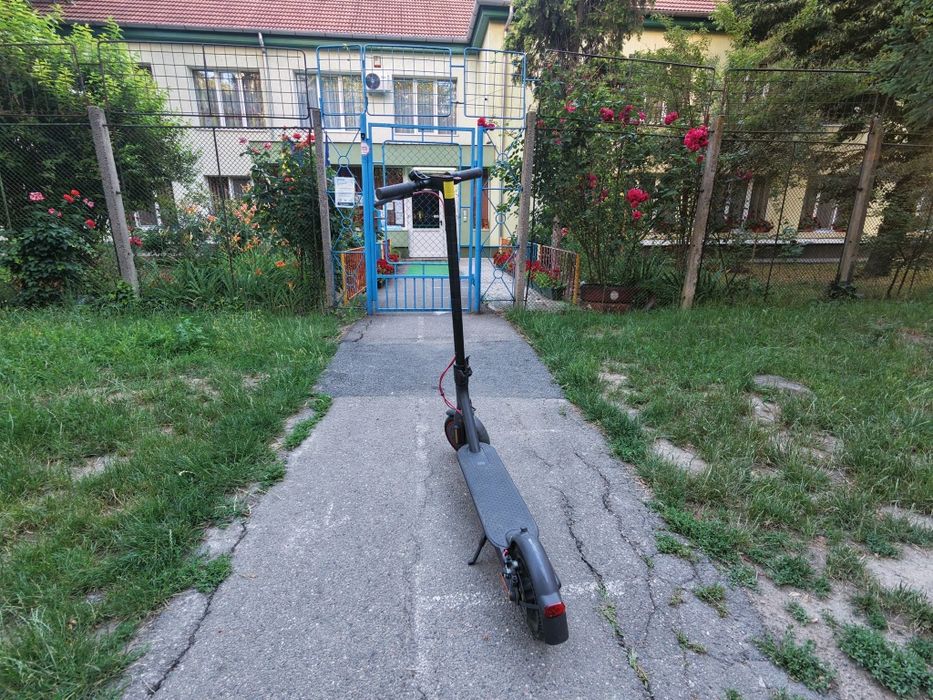 Trotinetă Electrică Xiaomi Mi Pro 2 – Autonomie 45km – Stare Bună