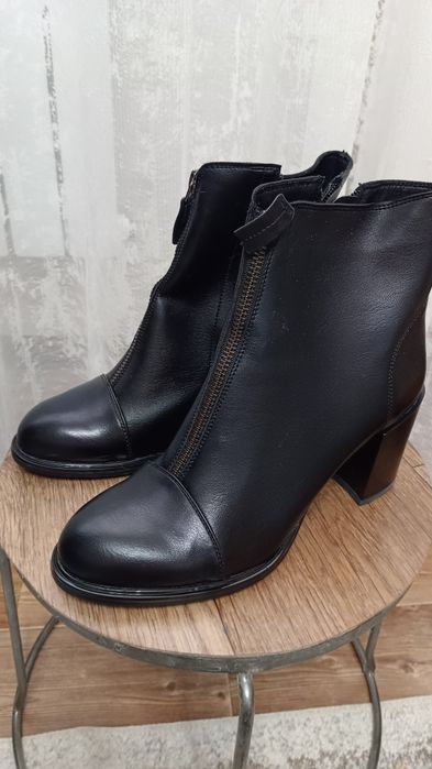 Ботильоны с фронтальной молнией