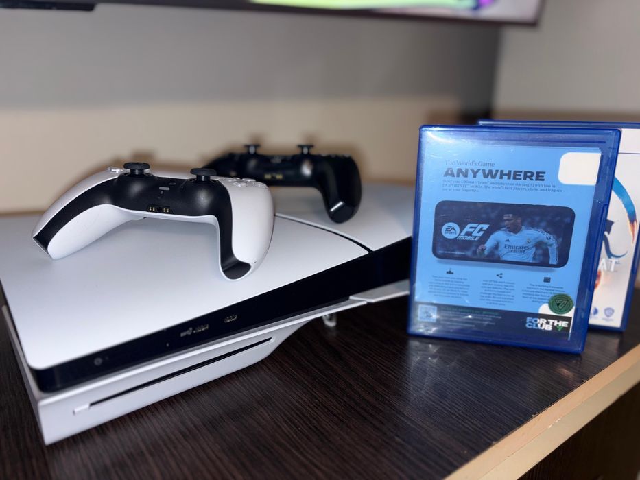 Vand PlayStation 5 Slim 1TB