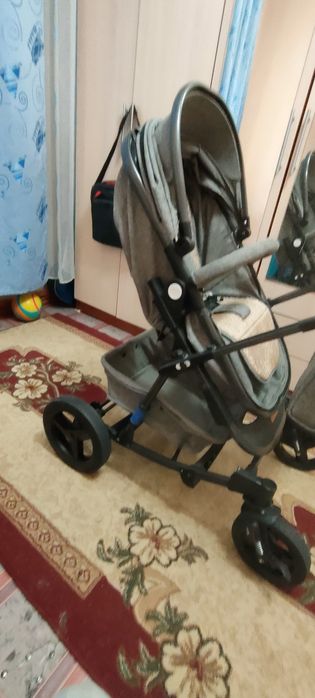 Продаю каляску, фирма Adil