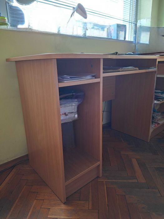 Бюро 140×60см с шкаф и чекмедже