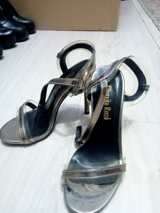 Срочно продам туфли GIANVITO ROSSI