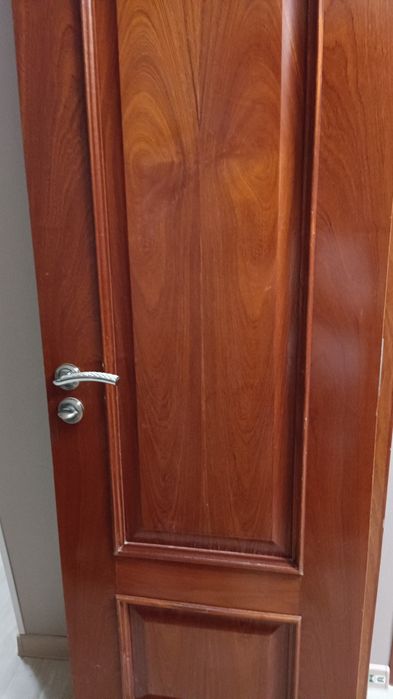 Продаются  двери.