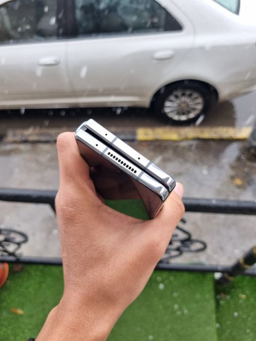 Samsung galaxy z fold 4 5G 12/256gb holati 9/10