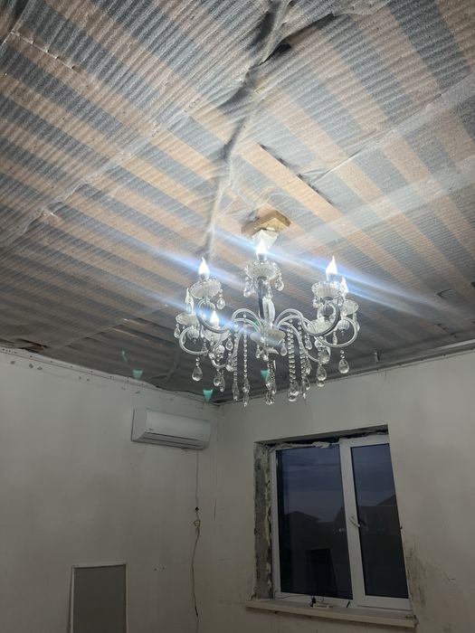 Продам люстру почти новый