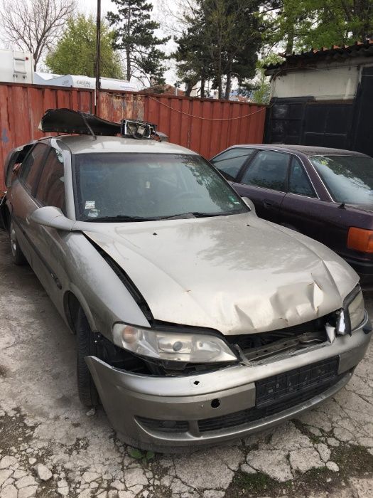 Опел Вектра Б / Opel Vectra B 2.0 16v 136hp НА ЧАСТИ !!!
