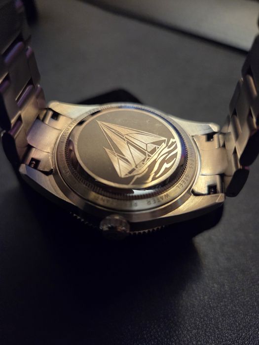 Продавам автоматичен часовник от личната си колекция Wishdoit.