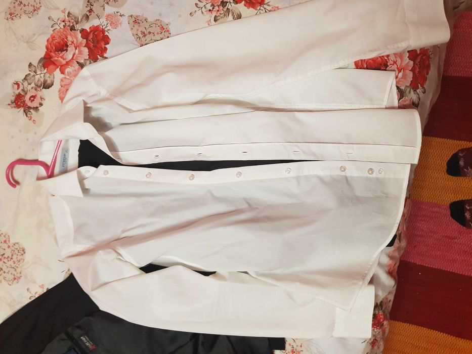 Официален мъжки костюм и риза