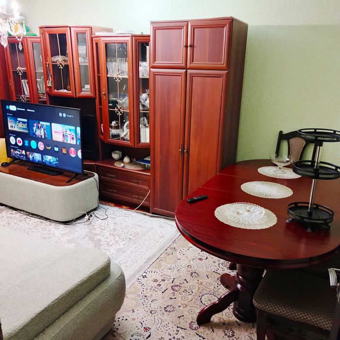 Продам срочно недорого стенку из 5 шкафов,красивая,торг.