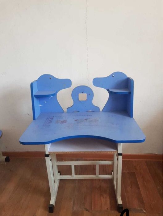 Продается парта со стулом