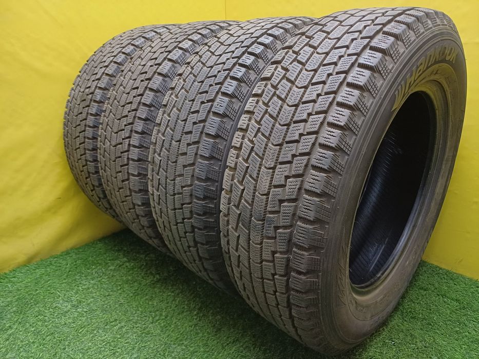 Шины R17 235/65 R17 Hankook комплект.