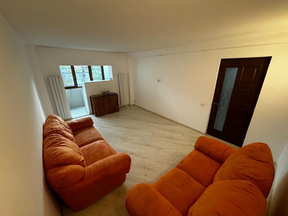 Apartament 3 camere de închiriat