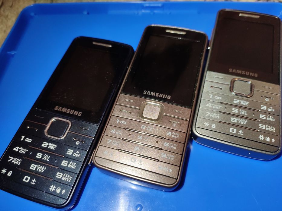Samsung GT S5611 GT S5610 3 hil rangda ikkta qoldi kelishtrberaman ikk
